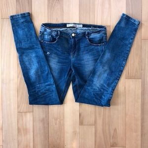 Zara 🎉🎉 Premium Wash Jeans
